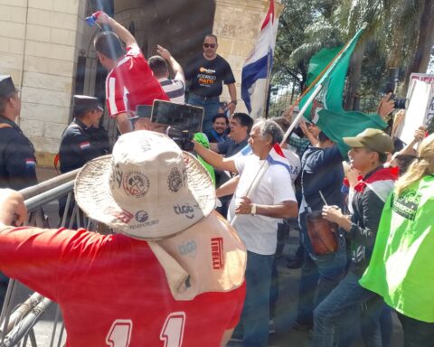 Police fire tear gas at protesters