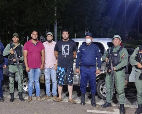 Police pressure allowed the release of a hostage