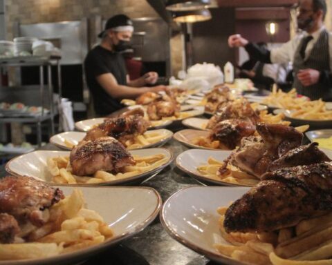 Pollerías de Huancayo were a success in sales for the Grilled Chicken Day