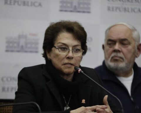 Popular Renewal presents the candidacy of Gladys Echaíz for the presidency of Congress