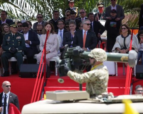 President Duque attends military parade on Independence Day