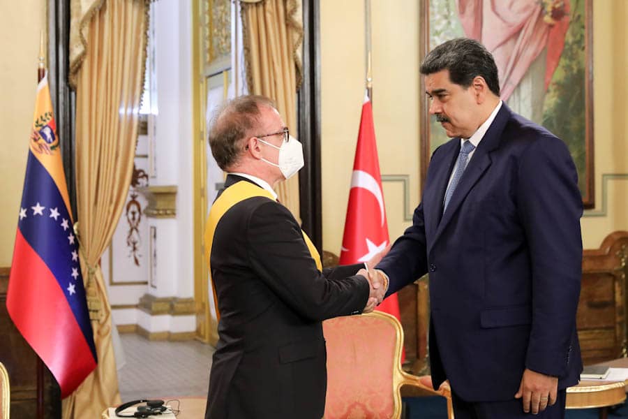 President Maduro fires and decorates ambassador of Türkiye