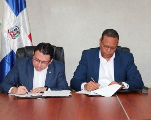 Pro Consumidor y su homólogo de El Salvador firman acuerdo de colaboración