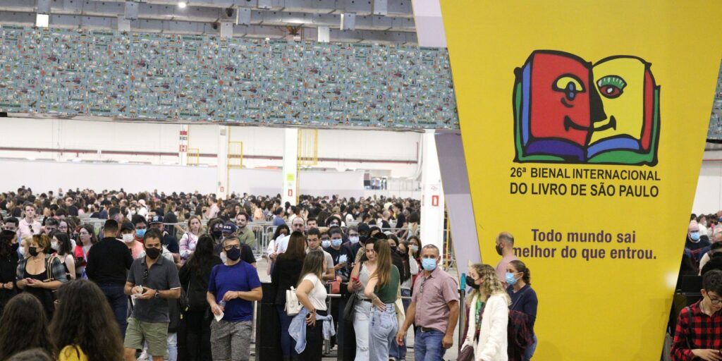 Queues mark the return of the International Book Biennial to São Paulo