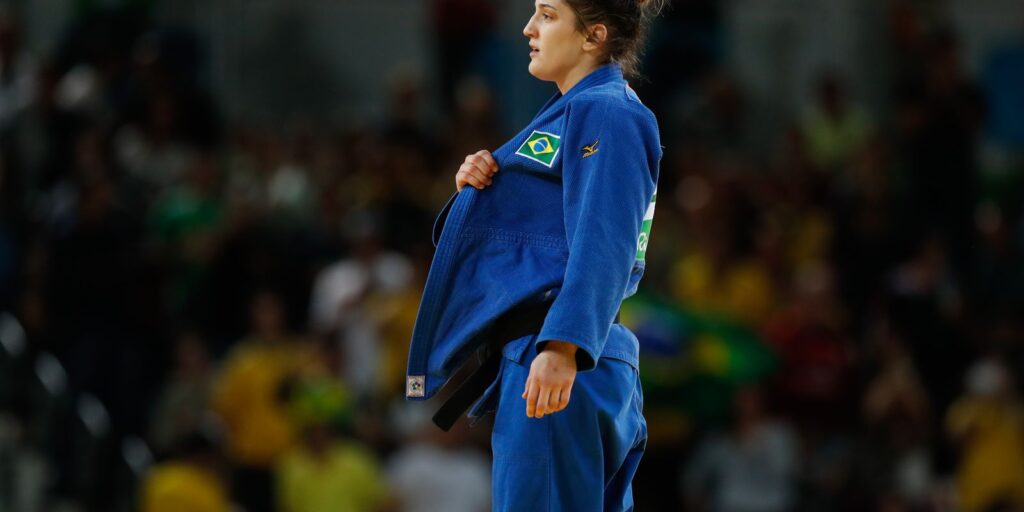 Rafael Macedo is silver and Mayra Aguiar bronze in Judo Grand Prix