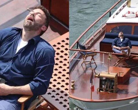 Así quedó rendido el actor en medio de un yate en París