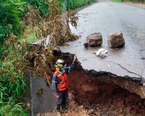 Rains collapse roads in Mérida, Táchira and Trujillo