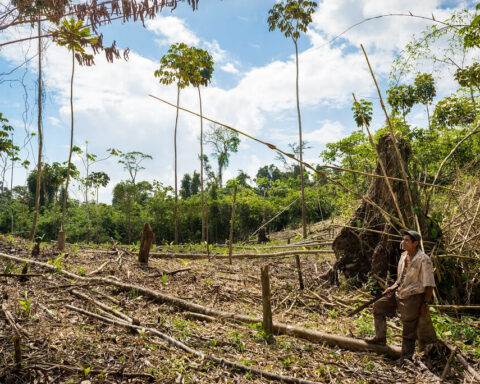 Regime "delivery" indigenous territories for mining exploitation
