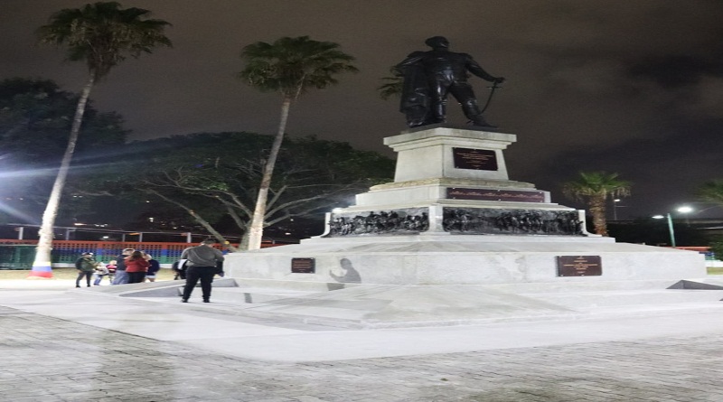 Inspeccionan trabajos de rehabilitación de la plaza San Martín en Caracas