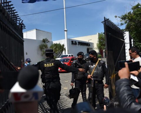 Reporters Without Borders warns that "the independent press in Nicaragua is in agony" due to Ortega's authoritarianism