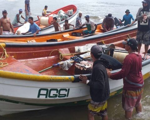 Rescued fishermen from the boat El Pirulo