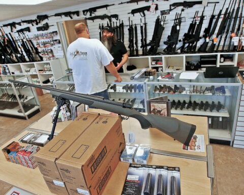 Sale of assault rifles generates US$1 billion in a decade