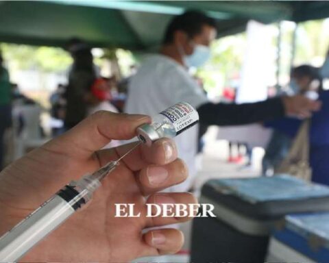 Piden a la población acudir a vacunarse. Foto: R. Montero