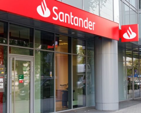 Santander seeks growth alternatives after rejection to buy Banamex
