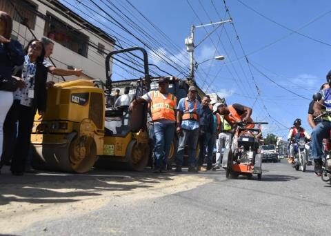 Santiago: Streets Damaged by Pipe Laying Are Paved