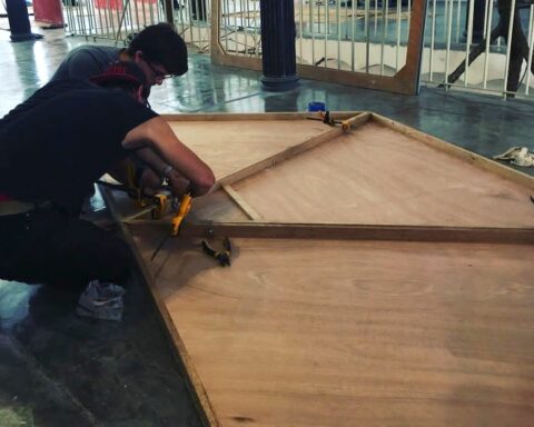 Rafael Villares. Montaje de la exposición en Factoría Habana. Foto: cortesía.