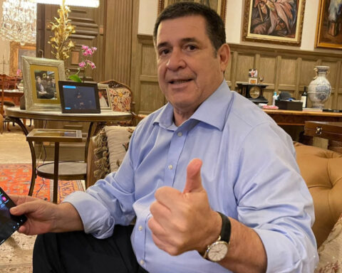 Senators warn against leaving Cartes' oath without a quorum