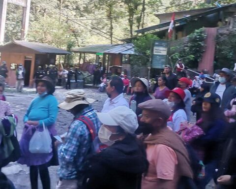 Strike in Machu Picchu: they block Puente Ruinas and do not let buses pass to the wonder (PHOTOS-VIDEO)