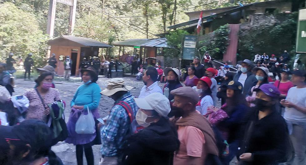 Strike in Machu Picchu: they block Puente Ruinas and do not let buses pass to the wonder (PHOTOS-VIDEO)