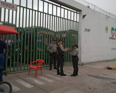 Strike of Coolitoral bus drivers in Barranquilla