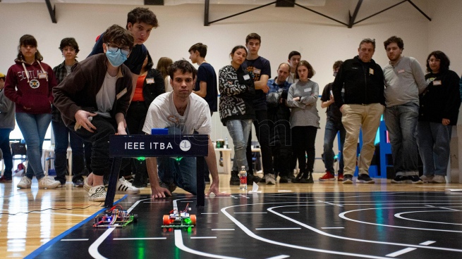 Students and fans participated in the robotics championship organized by ITBA