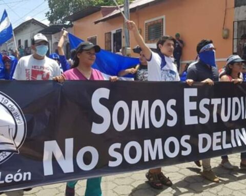 Students in Nicaragua, marked by the "massacres and repression" of the Somozas and the Ortega-Murillos