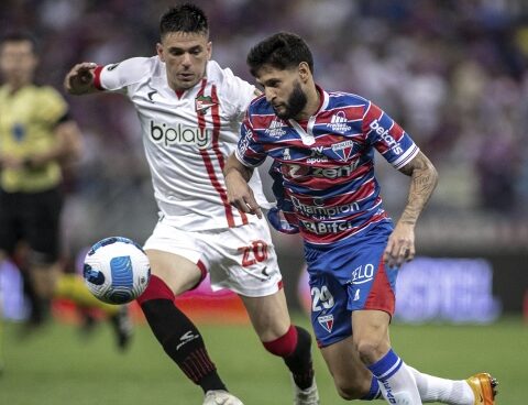 Students receive Fortaleza with the mission of advancing to the quarterfinals