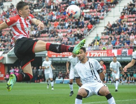 Students wasted the advantage and tied 2-2 with Central Córdoba in La Plata