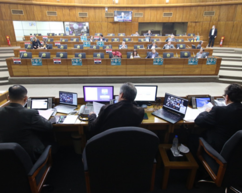 Suspensions postponed for absent deputies