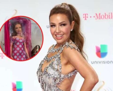 Thalía muestra su increíble colección de 500 muñecas Barbie