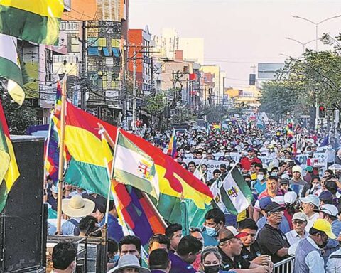 The MAS took to the streets to support Luis Arce