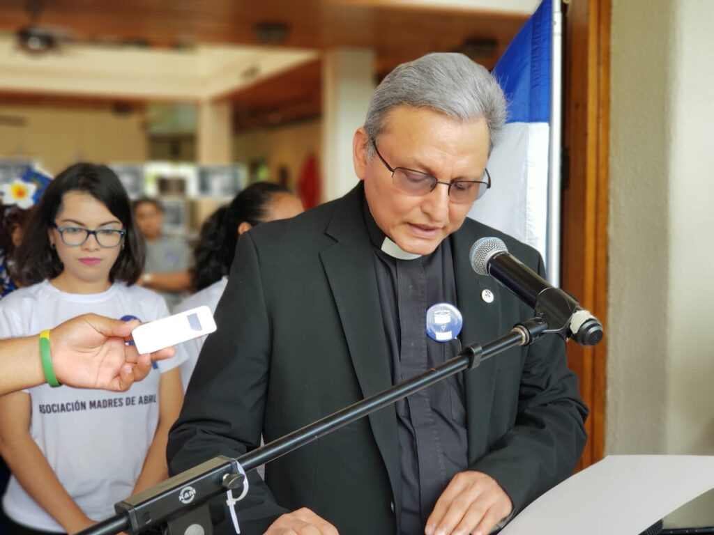 José Idiáquez, rector de la Universidad Centroamericana (UCA). Foto: G. Shiffman / Artículo 66