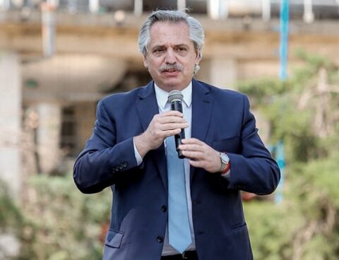 The President inaugurates works in Pila and meets with pharmacists