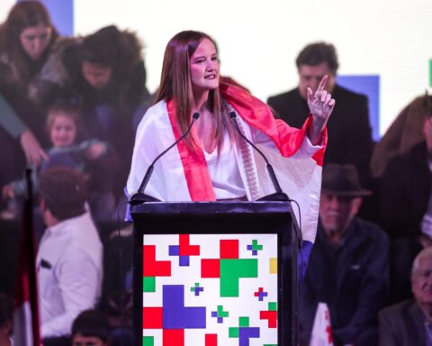 The candidates for the presidency lay down their positions