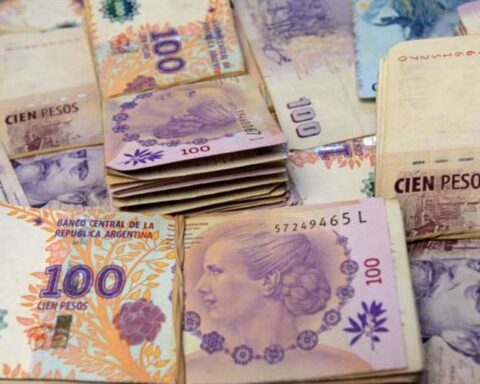 The collapse of the Argentine peso generates chaos in border cities of Bolivia