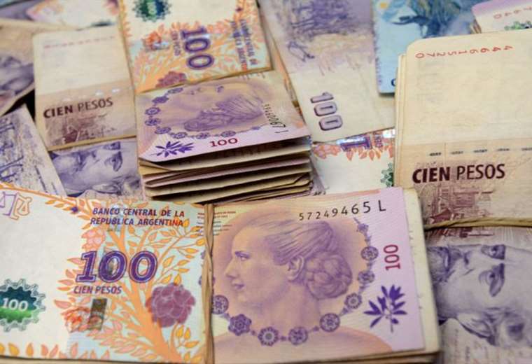 The collapse of the Argentine peso generates chaos in border cities of Bolivia