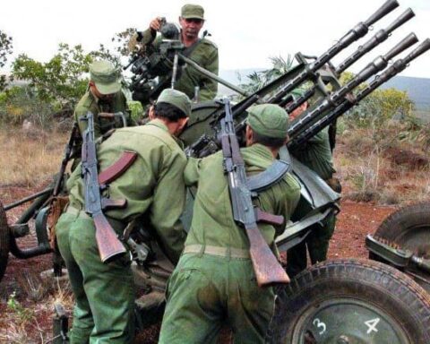 Rusia apuesta por modernizar industria de las armas del régimen cubano