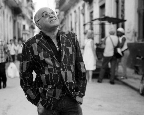 El notable músico cubano César “Pupy” Pedroso, fallecido este 17 de julio a los 75 años de edad. Foto: fotosdlahabana.com / Archivo.