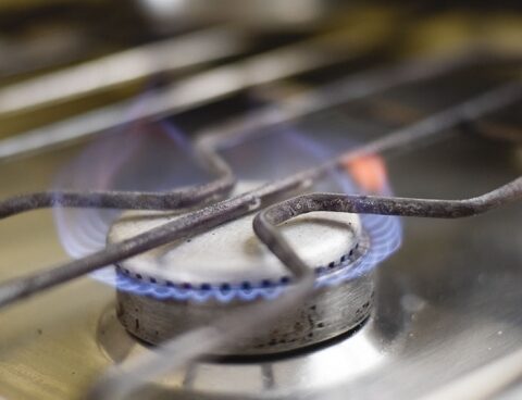 The registration of users with DNI ending in 3, 4 or 5 expires