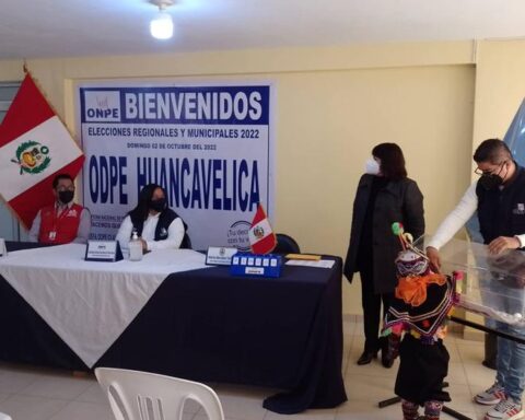There will be 100 thousand 698 voters in the province of Huancavelica