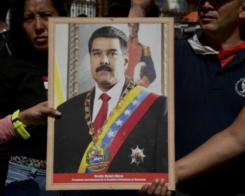 They admit guardianship that seeks to allow Nicolás Maduro's assistance to Petro's possession