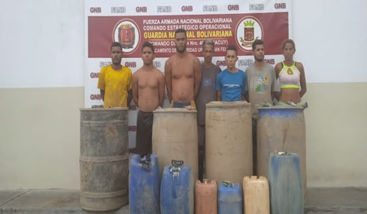 They arrested seven for extracting fuel from a pipeline