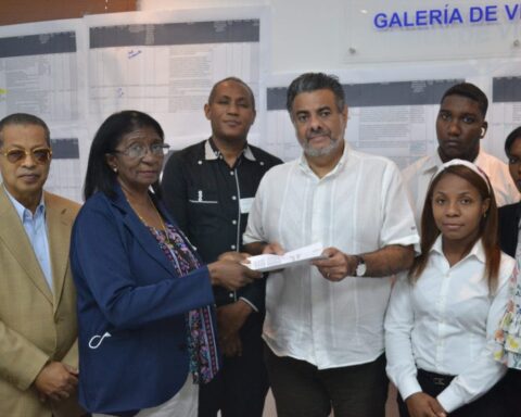 Solicitan a Luis Abinader que anuncie cierre de Punta Catalina 