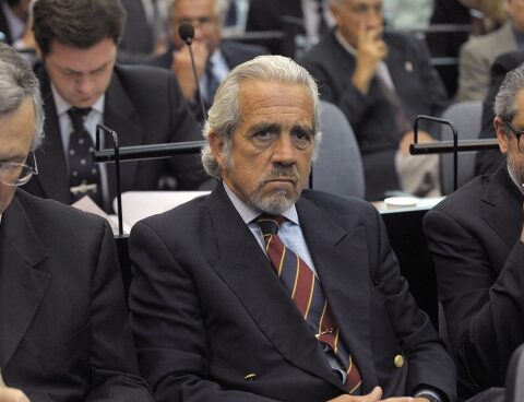 They ask for a political trial for a judge who signed the conditional release of a repressor