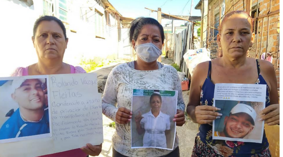 They challenge the political police and demand the freedom of their children