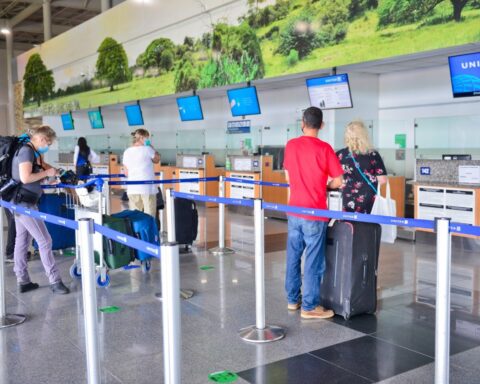 Tickets through the clouds: Nicas choose the 'Tico option' to fly out of the country