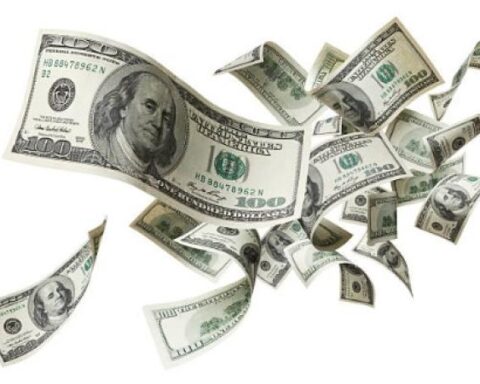 Tips to pay debts in dollars in the midst of historical increases