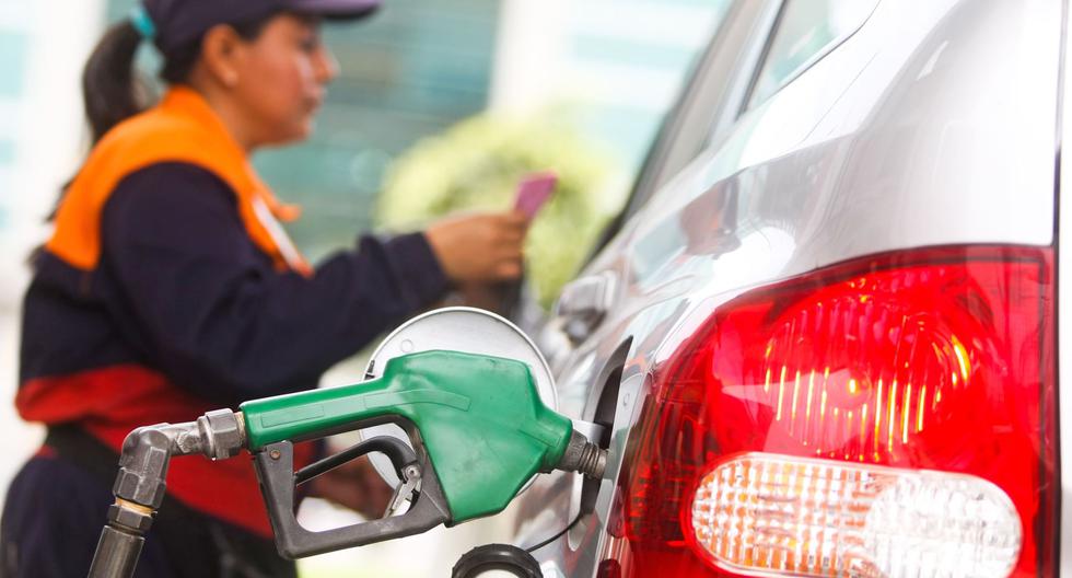 Tips to save on gasoline consumption if you travel on National Holidays