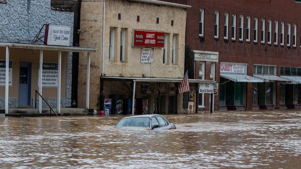 En Kentucky se han reportado inundaciones "sin paralelo". Foto: BBC.