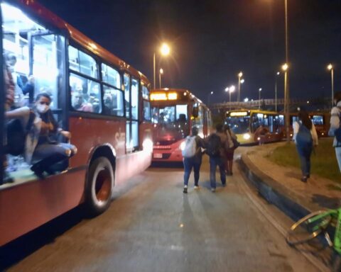 Traffic jams in Bogotá: blockades continue in Transmilenio due to bicycle taxi drivers' protest